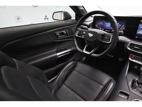 Used 2025 Ford Mustang Premium RWD image 8