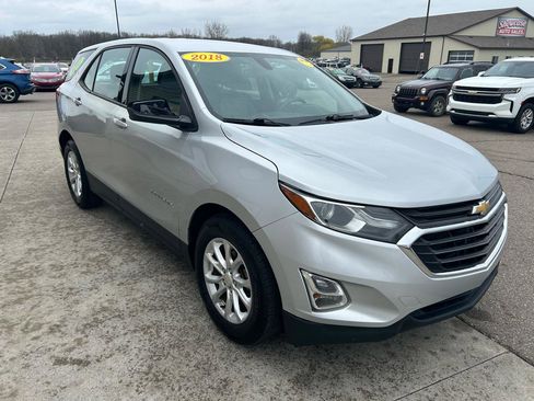 Used 2018 Chevrolet Equinox LS image 3