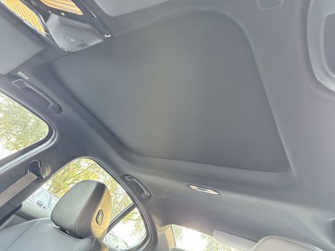 Certified 2025 BMW 330i xDrive Sedan w/ Convenience Package image 22