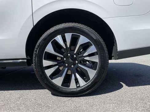 Certified 2025 Ford Expedition Max Platinum w/ Driver's Package AWD/4WD image 9