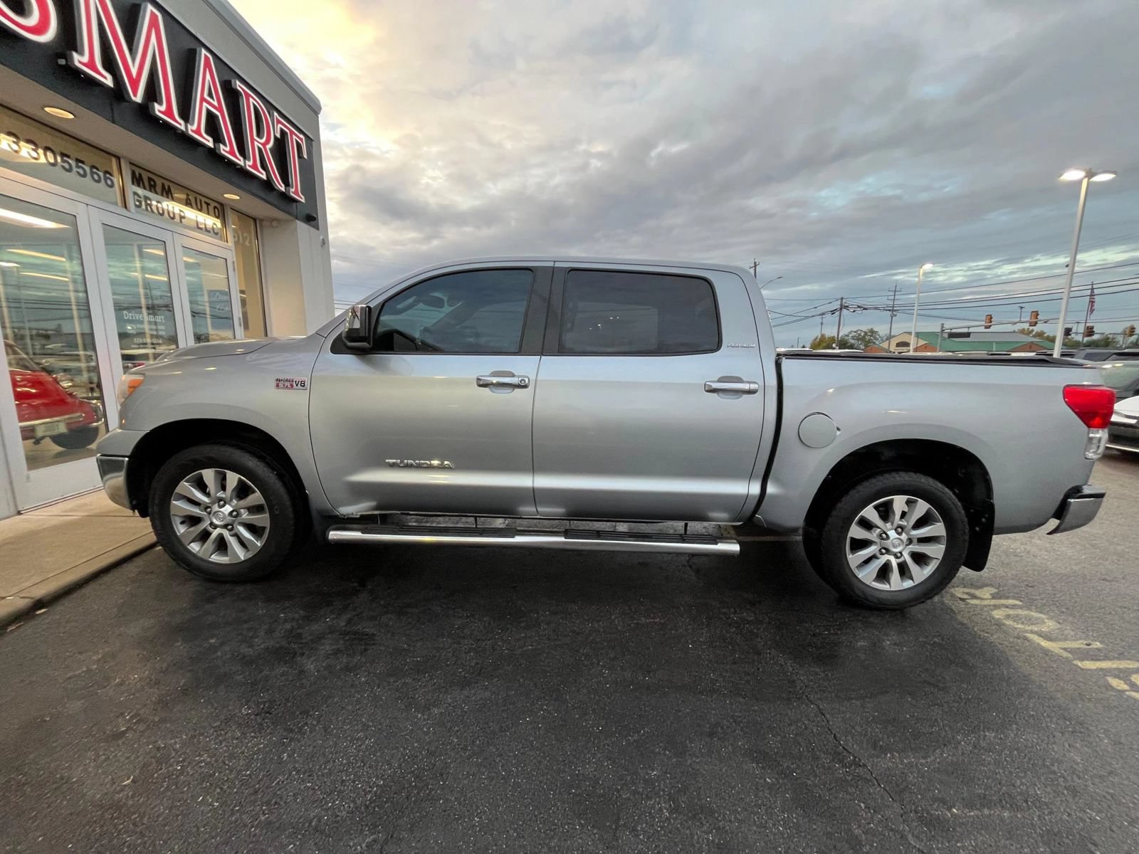 Used 2010 Toyota Tundra Limited w/ Platinum Pkg AWD/4WD image 11