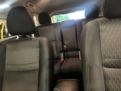 Used 2019 Nissan Rogue SV w/ Premium Package FWD image 35