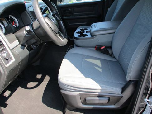 Used 2015 RAM 2500 Tradesman w/ Chrome Appearance Group image 29