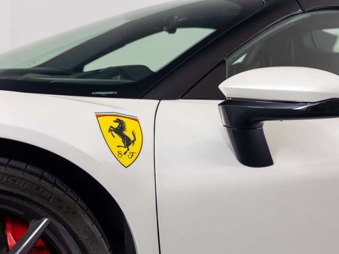 Used 2025 Ferrari SF90 Spider AWD/4WD image 31