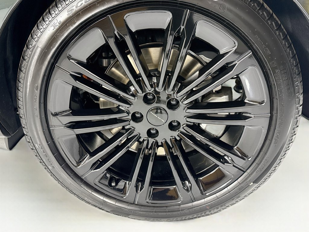 New 2026 Land Rover Range Rover Long Wheelbase SE AWD/4WD image 29