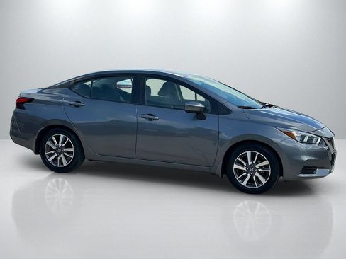 Used 2020 Nissan Versa SV FWD image 4