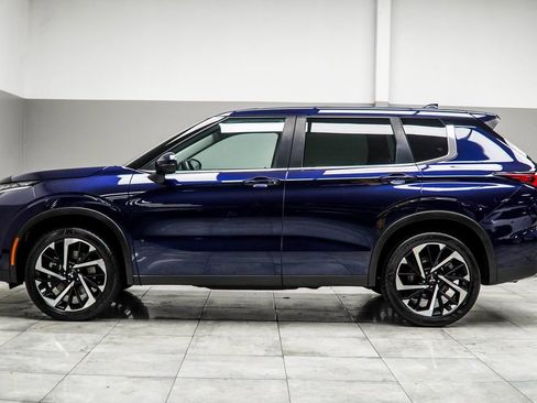 Used 2024 Mitsubishi Outlander SE image 9