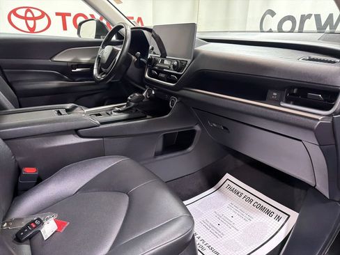 Used 2025 Toyota Grand Highlander AWD image 9