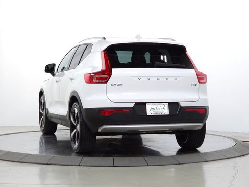 Used 2020 Volvo XC40 T5 Momentum w/ Protection Package Premier AWD/4WD image 6