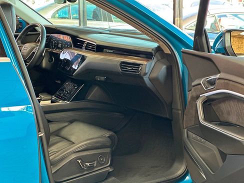 Used 2019 Audi e-tron Prestige w/ Prestige Package image 38