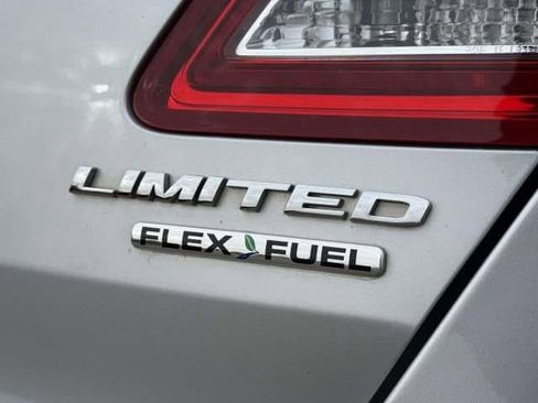 Used 2015 Ford Taurus Limited image 7