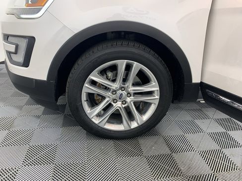 Used 2017 Ford Explorer XLT w/ Equipment Group 202A image 12