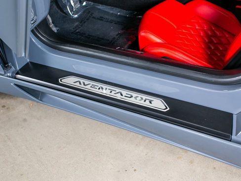 Used 2013 Lamborghini Aventador LP 700-4 image 30