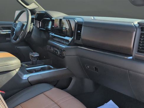Used 2024 Chevrolet Silverado 1500 High Country w/ High Country Premium Package AWD/4WD image 27