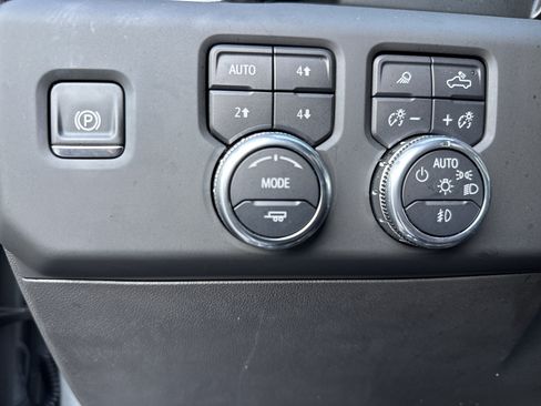 Used 2025 GMC Sierra 1500 AT4 w/ AT4 Preferred Package AWD/4WD image 18