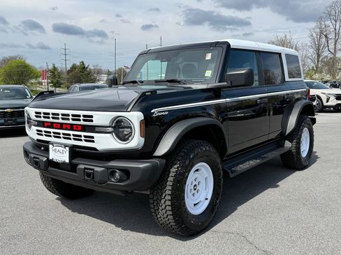Used 2025 Ford Bronco Heritage Edition AWD/4WD image 3