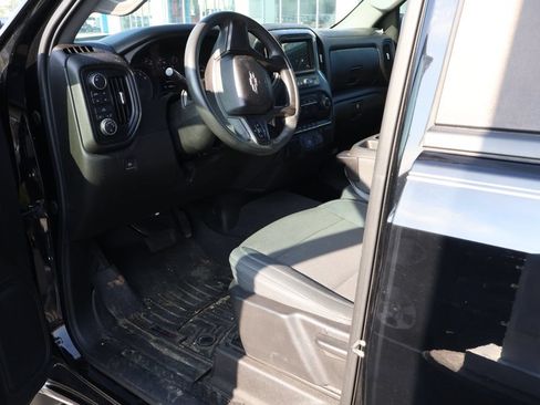 Used 2019 Chevrolet Silverado 1500 Custom Trail Boss w/ Custom Convenience Package AWD/4WD image 11