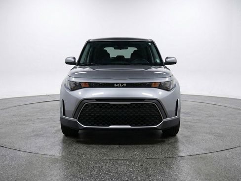 Used 2025 Kia Soul LX w/ LX Technology Package image 2