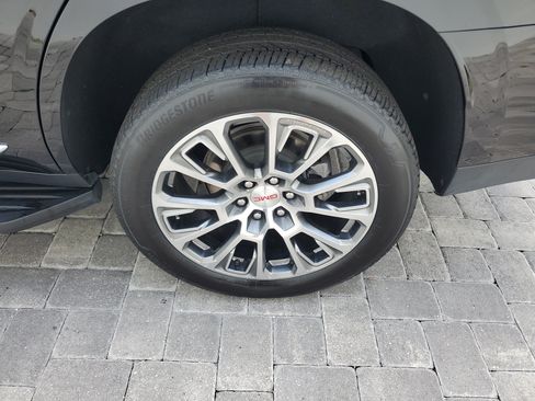 Used 2025 GMC Yukon Denali AWD/4WD image 7