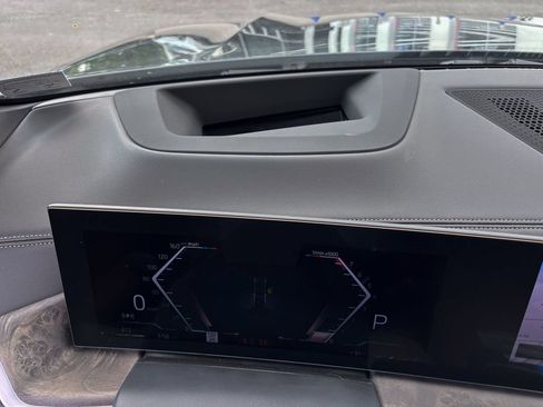 New 2026 BMW X5 xDrive40i w/ M Sport Package AWD/4WD image 23