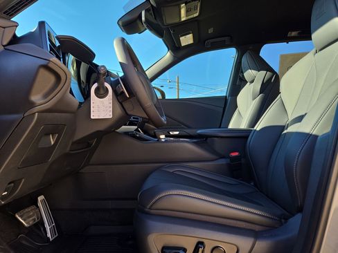 New 2026 Lexus TX 500h AWD image 16