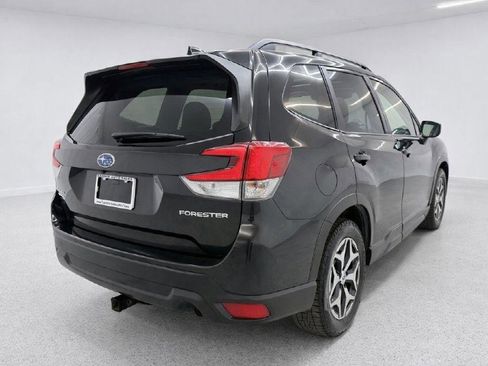 Used 2019 Subaru Forester Premium w/ All-Weather Package AWD/4WD image 3