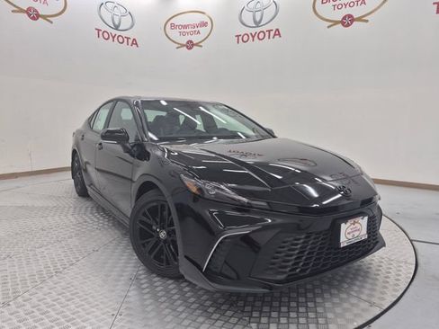 New 2026 Toyota Camry SE FWD image 1