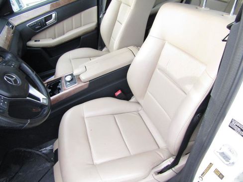 Used 2012 Mercedes-Benz E 350 E350 4MATIC Sedan w/ Premium 1 Pkg image 11