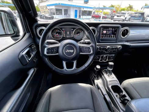 Used 2020 Jeep Wrangler Unlimited Sahara AWD/4WD image 14