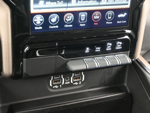 Used 2021 RAM 1500 Laramie image 11