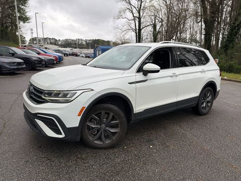 Used 2022 Volkswagen Tiguan SE image 5