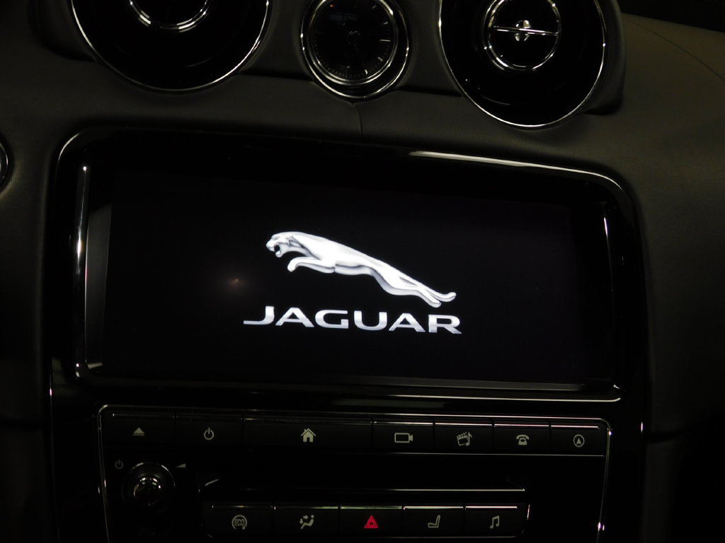 Used 2018 Jaguar XJ RWD image 50