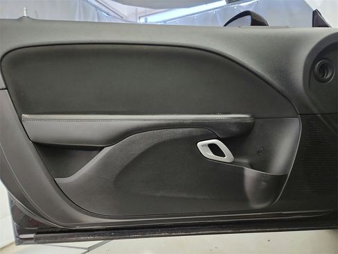 Used 2016 Dodge Challenger R/T image 17