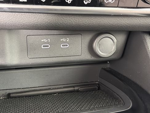 Certified 2025 Nissan Rogue SV image 22