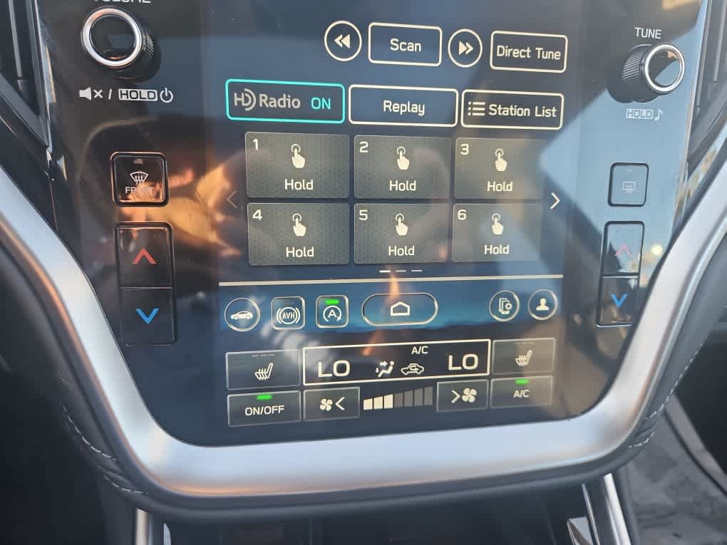 Used 2025 Subaru Outback Premium AWD/4WD image 17