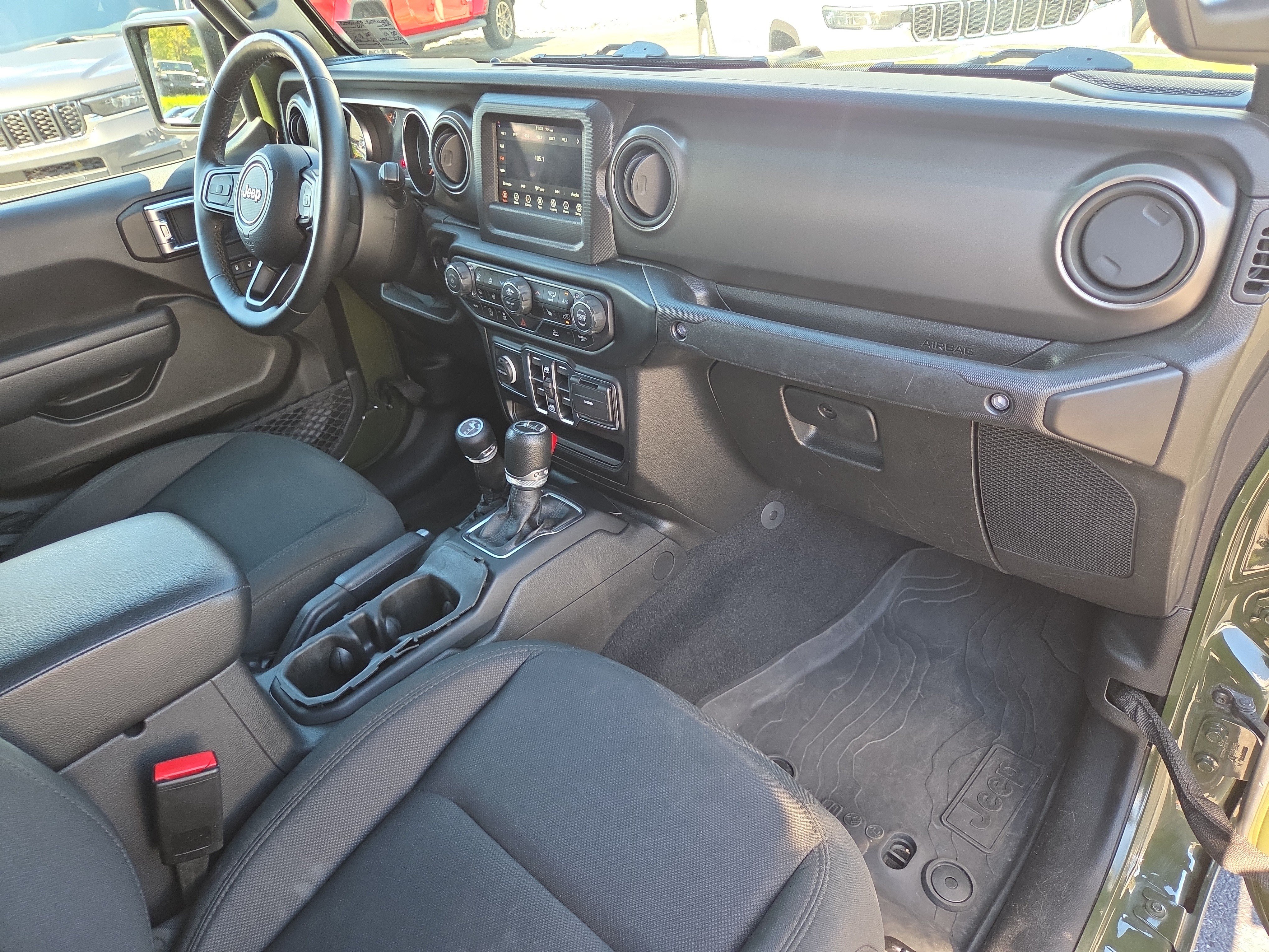 Certified 2022 Jeep Gladiator Sport AWD/4WD image 19