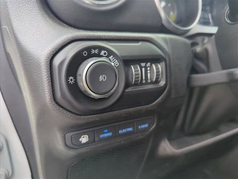 Used 2022 Jeep Wrangler Unlimited Sahara w/ Safety Group image 28