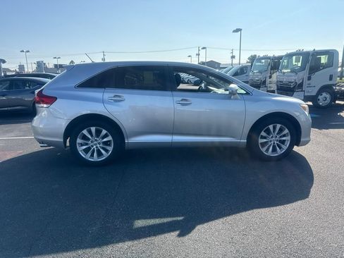 Used 2014 Toyota Venza LE AWD/4WD image 4