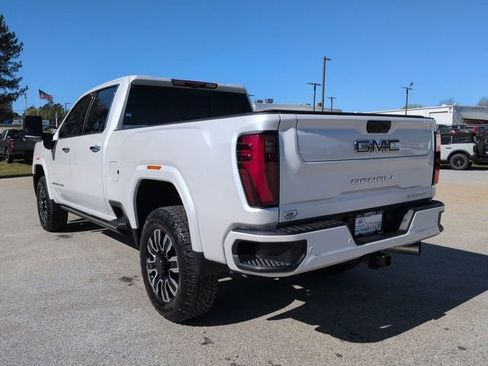 Used 2025 GMC Sierra 2500 Denali Ultimate w/ Max Trailering Package AWD/4WD image 6