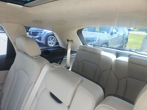 Used 2019 Audi Q7 3.0T Prestige w/ Prestige Package AWD/4WD image 10