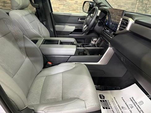 Used 2025 Toyota Tundra Limited image 31