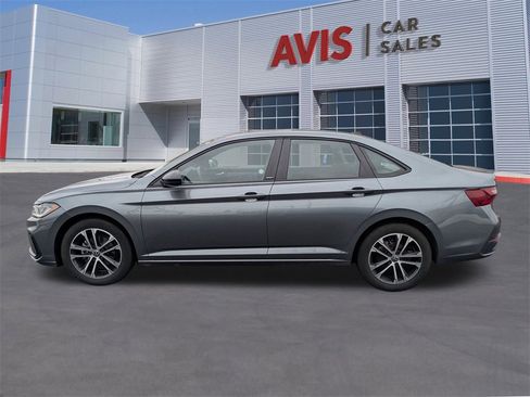Used 2025 Volkswagen Jetta Sport image 2