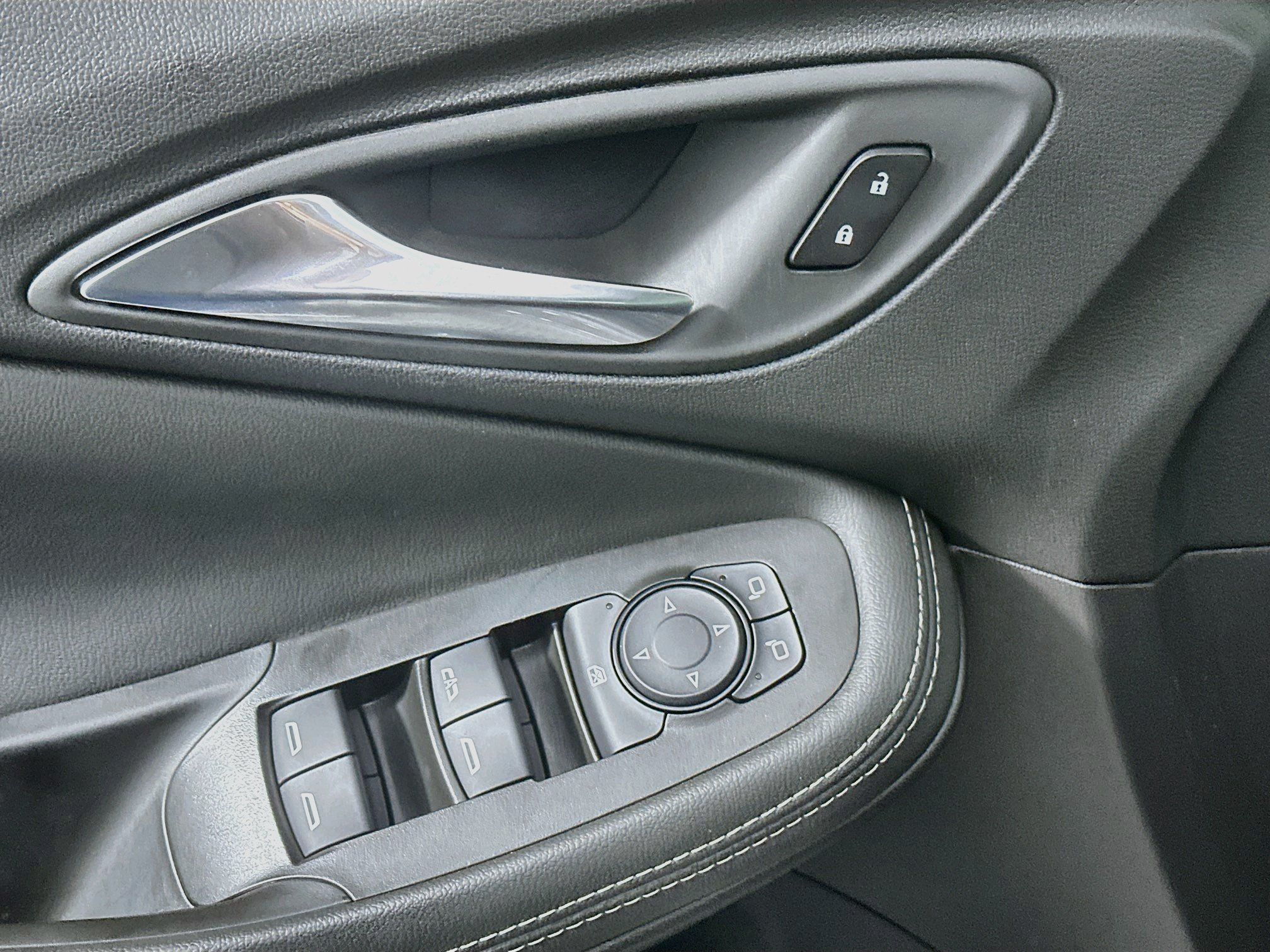 Used 2025 Buick Encore GX Preferred w/ Comfort Package FWD image 15