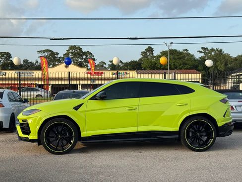 Used 2022 Lamborghini Urus AWD/4WD image 10