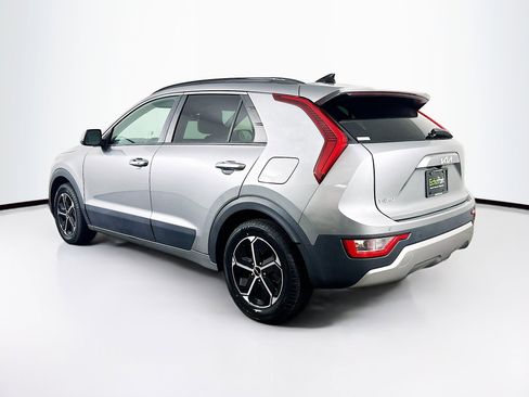 Used 2023 Kia Niro EX image 5