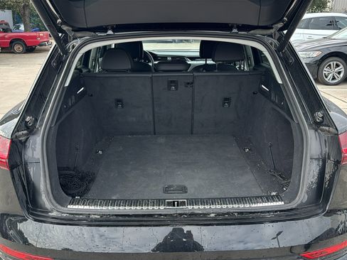 Used 2021 Audi e-tron Premium Plus w/ Premium Plus Package image 25