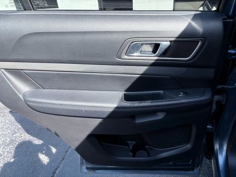 Used 2018 Ford Explorer XLT AWD/4WD image 14