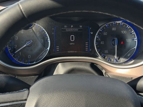 Used 2023 Chrysler Voyager LX image 25