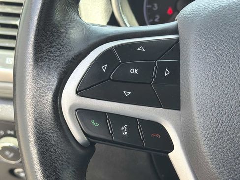 Used 2020 Jeep Grand Cherokee Altitude AWD/4WD image 9