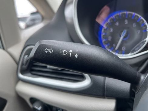 Used 2024 Chrysler Pacifica Touring-L image 24